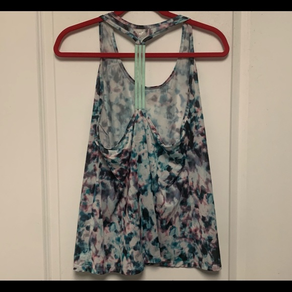 OLD NAVY Women’s Active Wear Tie dye Racerback Dri-Fit Yoga/Fitness Tank - Picture 8 of 8